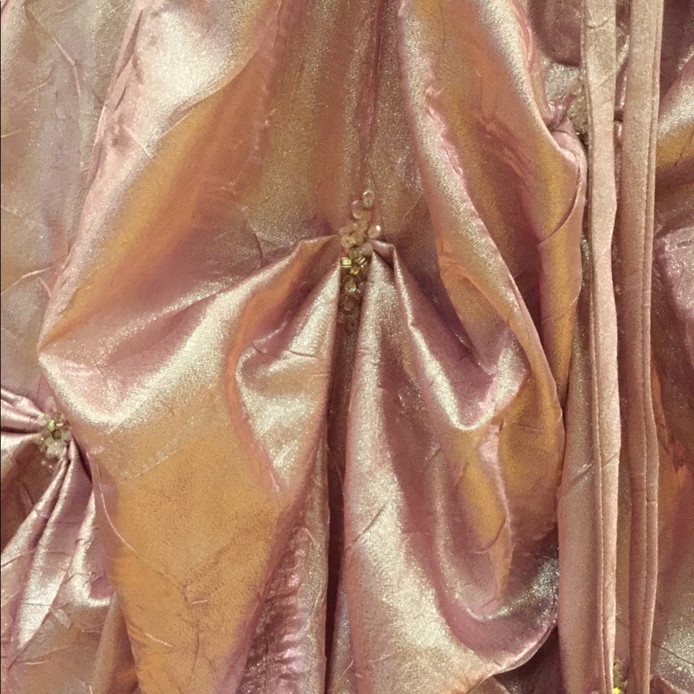 Gown - Picture 6 of 8